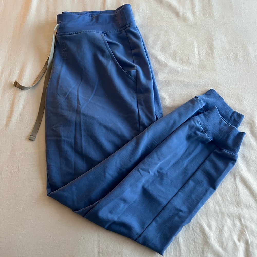 Women’s Figs Zamora Jogger Scrub Pants - Ceil Blue